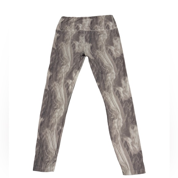 Varley Century Marble Leggings. Good used condition. Size Medium. Grey and white - Picture 6 of 9